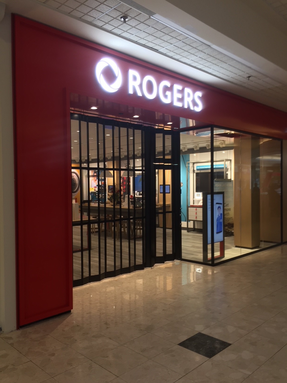 Rogers Store Place d'Orleans stericdesign.ca